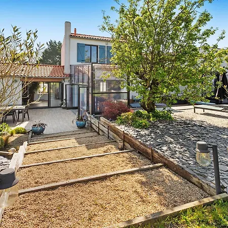 ヴィラ La Basse Menantie - De Gamme & Spacieuse *