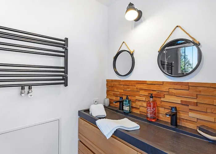 Villa La Basse Menantie - De Gamme & Spacieuse *